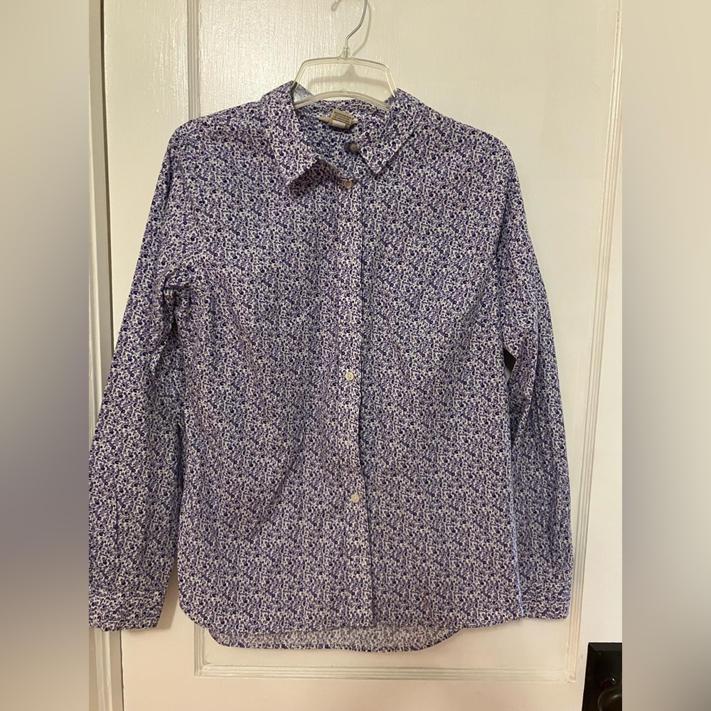 Duluth Women’s Wrinkle Fighter Button Blouse Purple Floral size Medium